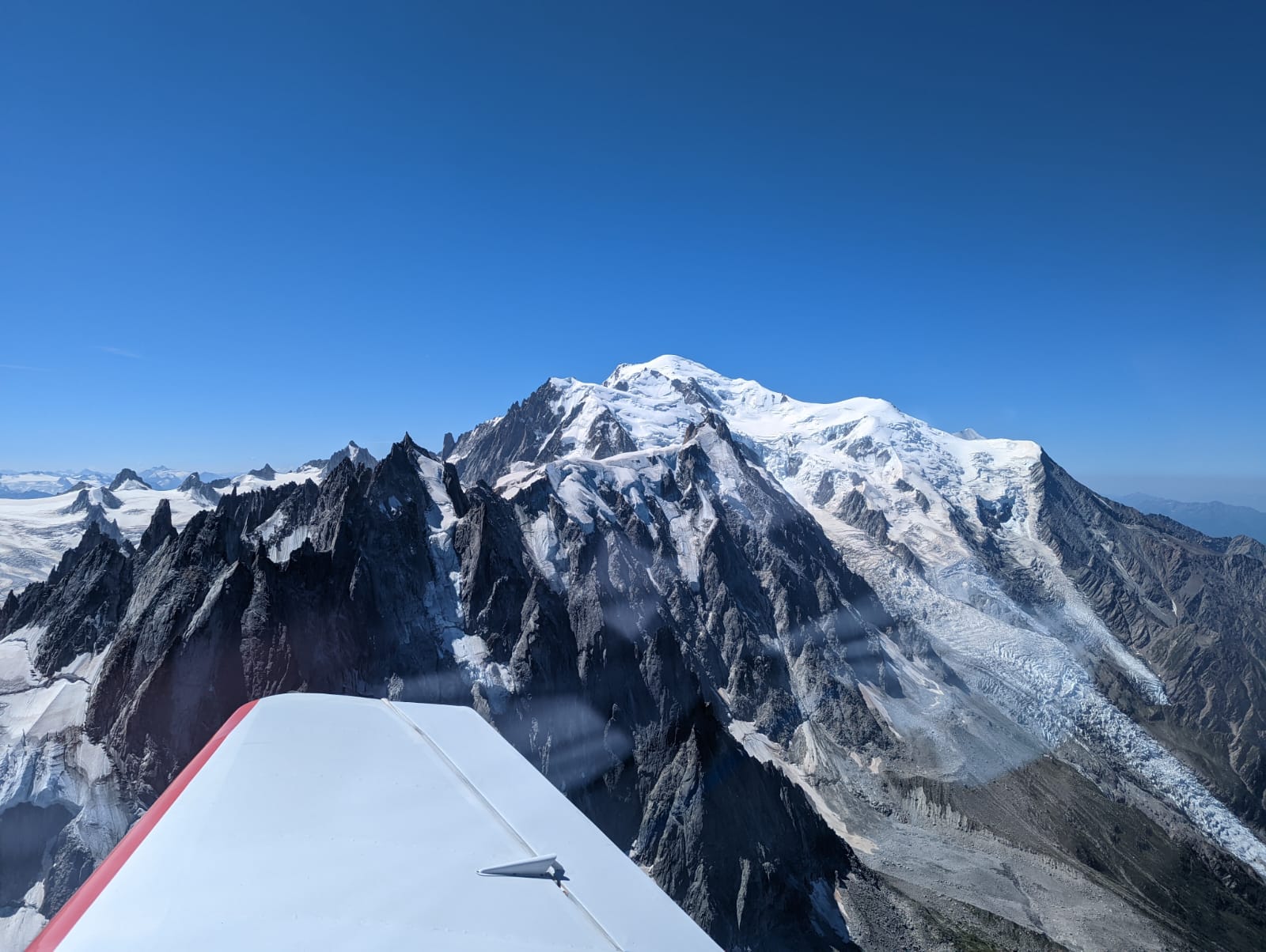 You are currently viewing T’as déjà été au Mont Blanc avec ton avion ?
